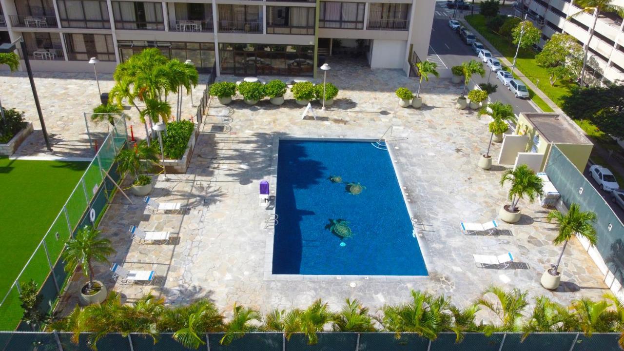 Newly Renovated 2 Bedroom Condo, 1 Block To Waikiki Beach, Free Parking Honolulu Exterior photo